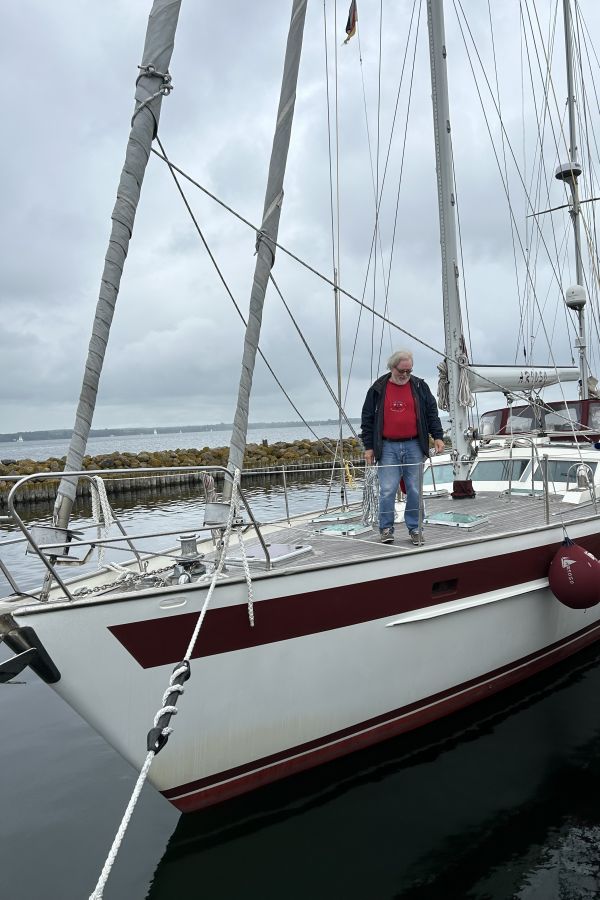07A Skipper Hans Verner auf seiner Arioso